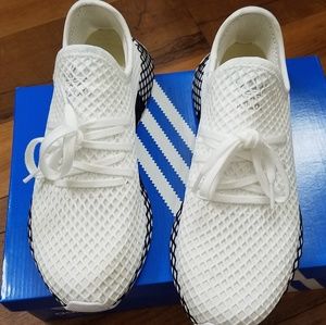 Adidas runner sneakers